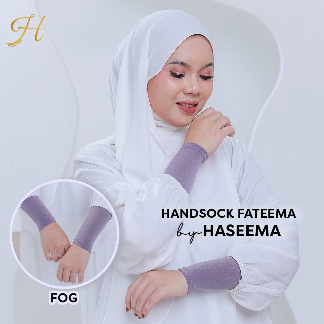 Handsock Fateema in Fog