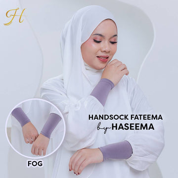 Handsock Fateema in Fog